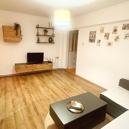 Piata Ovidiu 14 Lowcost Constanta Exterior photo